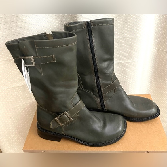 SOLD -Not available 
Matisse 12” high olive boots Size 7p - Picture 1 of 7